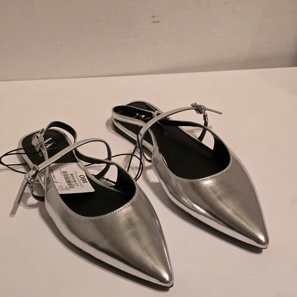 Worthington Khloe Silver Pointed Toe Flat Size 9.5 - Picture 1 of 6